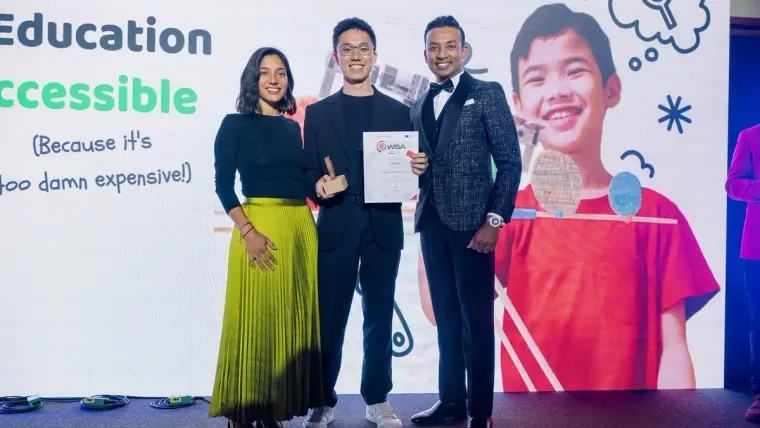 Stick ’Em on stage at the World Summit Awards