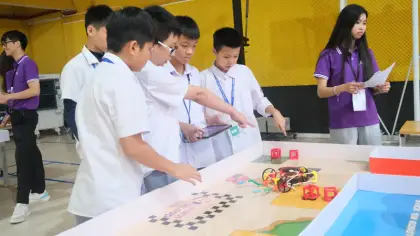 Competing on the maze table at GRG Vietnam 2025
