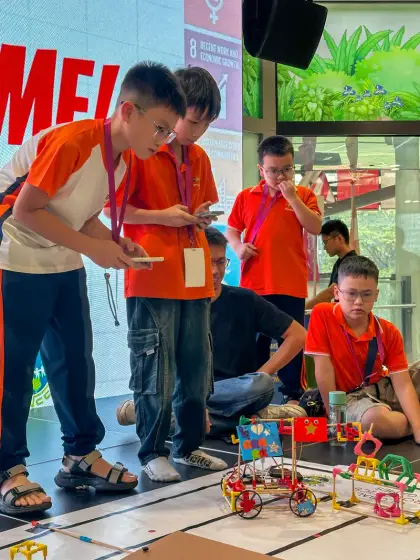 Driving a wired robot on the competition floor